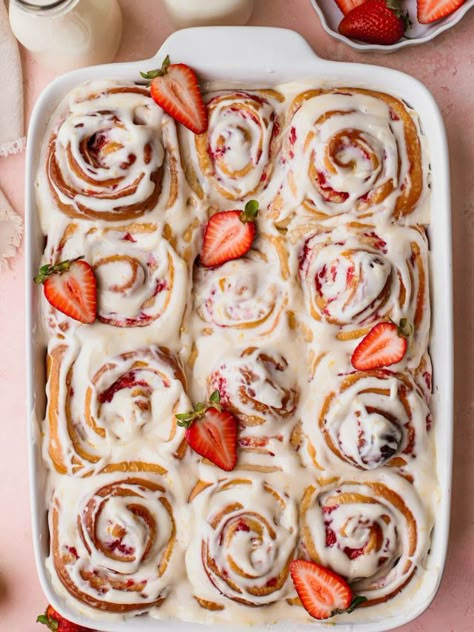 Strawberry Rolls, Lemon Cream Cheese Icing, Strawberry Cinnamon Rolls, Sweet Roll Recipe, Cinnamon Crunch, Homemade Strawberry Jam, Blueberry Cookies, Lemon Cream Cheese, Bread Bakery