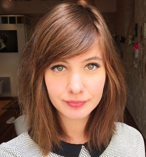 Medium Razored Haircut With Side Bangs Haircut For Big Forehead, 15 Hairstyles, Razored Haircuts, Kort Bob, Medium Haircut, Front Bangs, Bangs Side, Bangs Hairstyle, Side Bangs Hairstyles