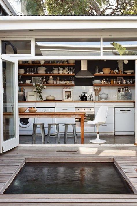 The most incredible open concept kitchen / patio area like, ever Indoor Outdoor Kitchen, Kitchen Aesthetics, Kitchen And Dining Area, Kitchen Aesthetic, Design Del Prodotto, Stylish Kitchen, Outdoor Kitchen Design, Aesthetic Ideas, Style At Home