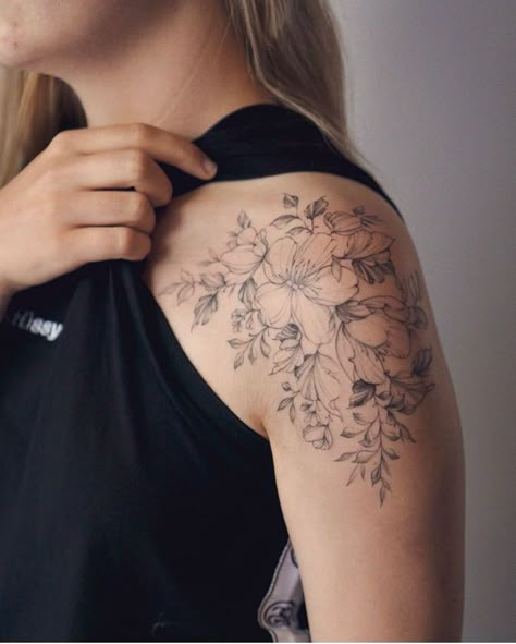 Upper Shoulder Tattoo, Cute Shoulder Tattoos, Feminine Shoulder Tattoos, Cap Tattoo, Shoulder Cap Tattoo, Lillies Tattoo, Floral Tattoo Shoulder, Shoulder Blade Tattoo, Framed Tattoo