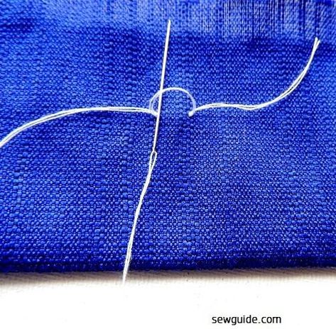 4 ways to Tie a Knot and secure your thread in Hand Stitching - Sew Guide Securing Stitch, Beginner Hand Quilting, Sewing Knot, Stitch Hacks, Tied Quilts, Darning Stitch, Knot Thread, Knot Techniques, Heart Stitching