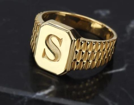 Letter Gold Ring For Men, Men Ring Design Gold, Gold Ring For Boys, Letter Rings Gold For Men, Gold Rings For Men Unique, Mens Ring Designs Gold, Bengali Bangles, Men's Rings Gold Indian, Name Rings Gold