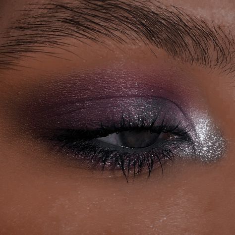 Smokey Eye With Purple Accent, Grey And Purple Eyeshadow, Deep Purple Smokey Eye, Deep Purple Eye Makeup, Jewel Toned Eyeshadow Looks, Grey Outfit Makeup Looks, Prom Makeup Purple And Silver, Jewel Tone Makeup Looks, Purple Looks Makeup