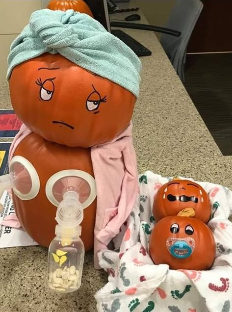 This Hilarious Breast-Pumping Pumpkin Display Is Making Me Rethink Carving Mine Any Other Way Cute Painted Pumpkin Ideas, Funny Pumpkin Carvings, Natalie Halcro, Halloween Pumpkin Crafts, Creative Pumpkin Painting, Creative Pumpkin Decorating, Cute Pumpkin Carving, Pumpkin Carving Contest, Pumpkin Decorating Contest