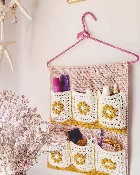 Crochet Room, Simpul Makrame, Crochet Organizer, Crochet Wall Art, Crochet Wall Hanging, Crochet Storage, Crochet Wall Hangings, Kawaii Crochet, Crochet Decoration