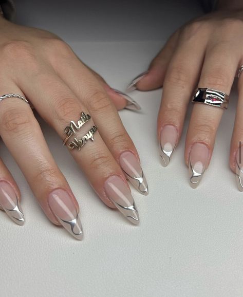 Trending Nail Art, Evil Eye Nails, Chrome Nails Designs, Nail Art Trends, Pearl Nails, Spring Nail Art, Trendy Nail Design, Beauty Inspo, Spring Nail