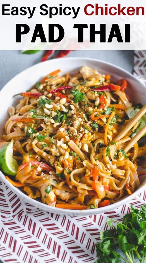 Spicy Chicken Pad Thai, Chicken Pad Thai, Food Fest, Pad Thai Recipe, Idee Pasto Sano, Asian Cooking, Noodle Dishes, Asian Dishes, Spicy Chicken