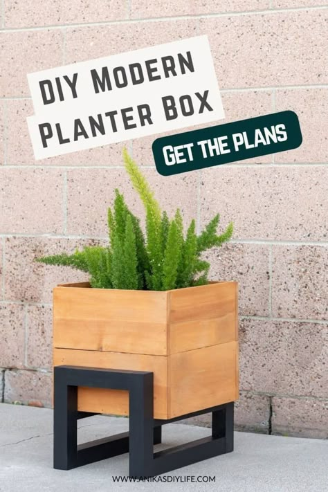 Home Made Planter Boxes, Wood Projects Plant Stand, Diy Furniture From Pallets, 1x6 Wood Projects Diy, Modern Planter Boxes, Diy Modern Planter, Diy Planter Stand, Plant Stands Diy, Diy Planter Boxes