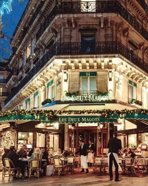 Deux Magots Paris, Les Deux Magots, St Germain Paris, Restaurants In Paris, A Moveable Feast, Silhouette People, Street Corner, Restaurant Paris, Travel Paris