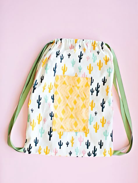 Sewing Rucksack, Rucksack Pattern, Sewing With Kids, Kids Sewing Projects, Drawstring Bag Pattern, Backpack Sewing, Backpack Fabric, Kids Drawstring, Fabric Backpack