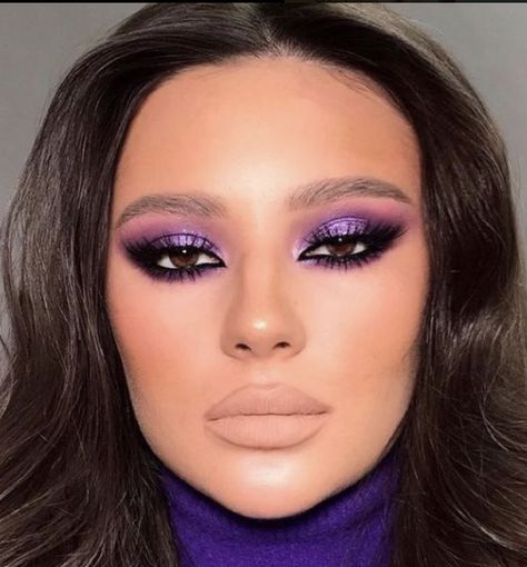 Smokey Eye Purple, Cute Beach Aesthetic, Purple Smokey Eye Makeup, Black Makeup Looks, Masquerade Makeup, Purple Eyeshadow Looks, Purple Makeup Looks, Ball Makeup, Black Eye Makeup