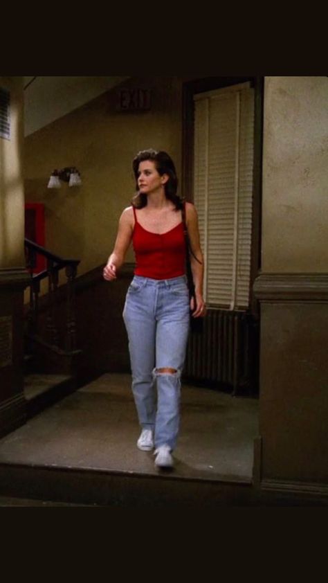 1990s Fashion Trends 90s Style, 90s Mom Outfit, 90s Style Inspiration, 90s Jeans Outfit, 90s High Waisted Jeans, 90s Female Fashion, 90s Fashion Summer, 90s Early 2000s Fashion, Friends Monica