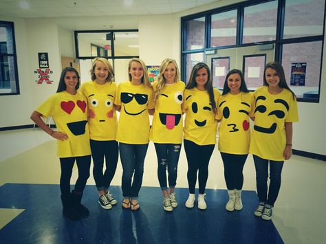 Emoji costumes! #groupcostume #halloween #group                                                                                                                                                                                 More Emoji Halloween Costume, Modest Halloween Costumes, Emoji Costume, Costumes For Work, Meme Costume, Halloween Costumes For Work, Teacher Halloween Costumes, Cute Group Halloween Costumes, Team Costumes