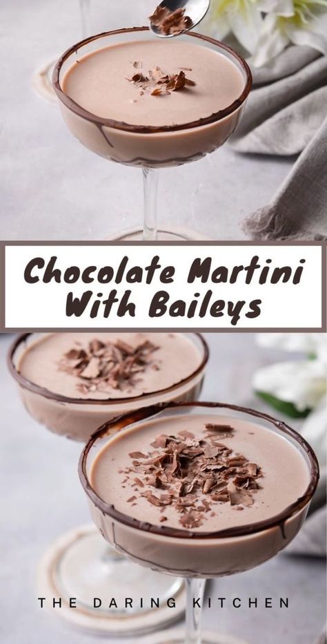 Martini With Baileys, Chocolate Martini Recipe, Baileys Drinks, Cocktail Vodka, Baileys Recipes, Liquor Recipes, Chocolate Martini, Yummy Alcoholic Drinks, Chocolate Liquor