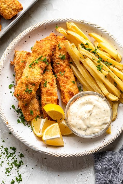 Plate of fish and chips with tartar sauce Air Fryer Fish Recipes, Fish N Chips Recipe, Air Fryer Fish, Fish N Chips, Fun Friday, Cooking Seafood, Fish Dinner, Air Fryer Dinner Recipes, Healthy Fish