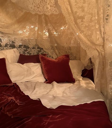 Cozy Room Couple, Romanticism Bedroom, Whimsigoth Bedroom Blue, Red And Gold Room Aesthetic, Red Maximalist Bedroom, Romantic Life Aesthetic, Cream And Red Bedroom, White And Red Room Aesthetic, Red Silk Bedding