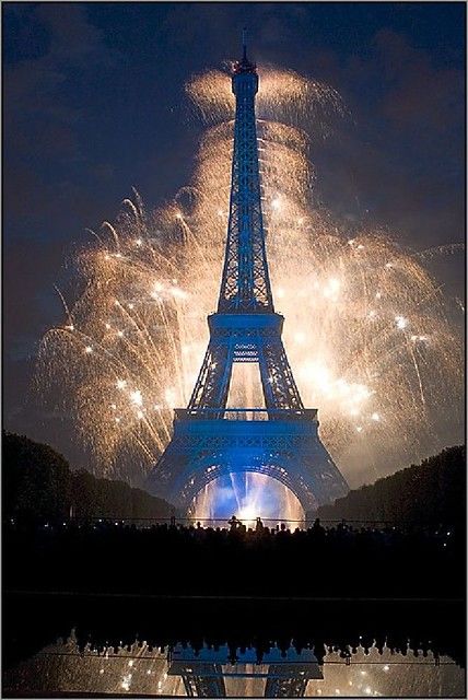 Paris New Year's Eve | Ketty Schott | Flickr Paris New Years Eve, Torre Eiffel Paris, Paris Love, Paris Photo, Paris Eiffel Tower, New Paris, The Eiffel Tower, Places Around The World, Dream Vacations