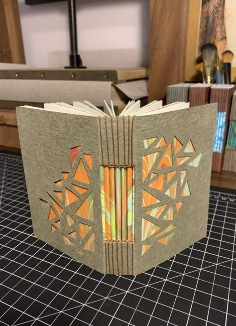 New Year Card 2023, New Year Card Ideas, Book Binding Methods, New Year Card Making, Button Hole Stitch, Homemade Books, Stitch Binding, Bookbinding Tutorial, Happy New Year Card