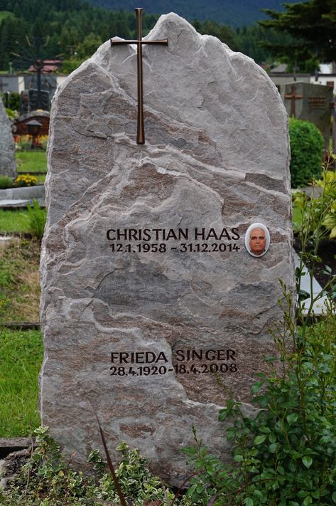 Monument Ideas, Grave Design, Building A Stone Wall, Granite Monuments, Grave Monuments, Grave Headstones, Tombstone Designs, Granite Headstones, Cemetery Monuments