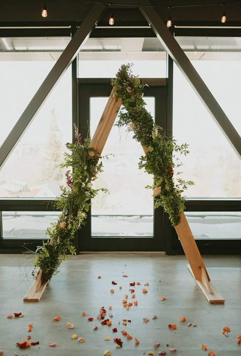 Triangle Alter Flowers, Plain Wedding Arch, Christmas Triangle Arch, Wedding Triangle Arch Ideas, Diy Triangle Wedding Arch, Triangle Wedding Arbor, Triangle Arches, Triangle Arch Wedding, Wedding Triangle Arch