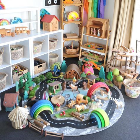 Small World Play Ideas, Good Mum, Toy Room Storage, Little People Toys, Curiosity Approach, Daycare Decor, Preschool Rooms, Family Day Care, Nursery Activities