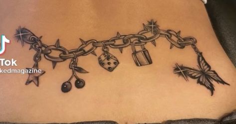 Chain With Charms Tattoo, Charm Tattoo Bracelet, Cadenas Tattoo, Chain Tattoos For Women, Cute Tramp Stamps, Back Of Leg Tattoo, Braclet Tattoo, Charm Bracelet Tattoo, Epic Tattoos