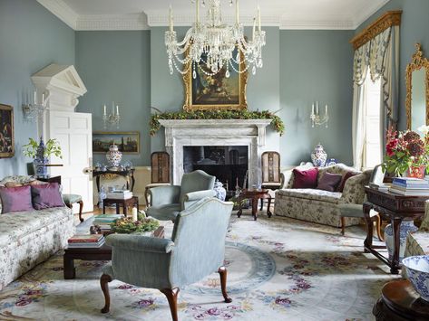 This room is brightened by the blues and whites, but all of the older elements are still prominent. The most trademark of which is the design above the door, which is fitting for Georgian architecture. The interior also is in accordance to Georgian design. Georgian Living Room, Georgian Style Homes, Georgian Interiors, Glam Pad, Interior Design Per La Casa, Georgian Homes, Custom Sofa, Design Del Prodotto, Inspired Living