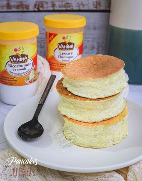 Pancakes japonais - recette extra fluffy ! : Il était une fois la pâtisserie Boba Pancakes, Biscuit Cupcakes, Desserts Japonais, Dessert Leger, Pancakes Fluffy, Japanese Pancake, Pancake Crepes, Fluffy Cake, Pan Cake