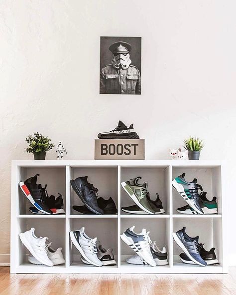 Hypebeast Bedroom, Sneakerhead Bedroom, Mens Closet Organization, Sneaker Room, Hypebeast Decor, Sneakerhead Room, Sneaker Displays, Sneaker Closet, Ideas Habitaciones