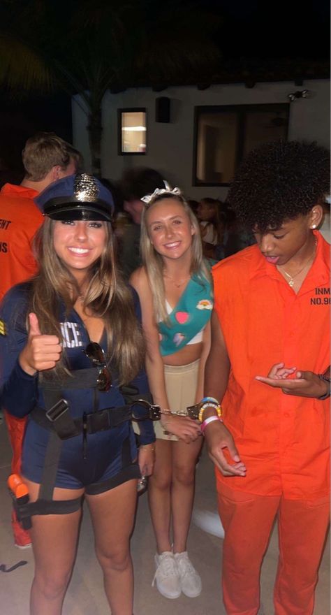 Inmate Costume, Police Girl, Cop Uniform, Cute Couple Halloween, Halloween Outfit Ideas, Pretty Halloween Costumes, Couple Costume, Couples Halloween Outfits, Cute Couple Halloween Costumes