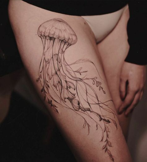 Diana Severinenko, Maching Tattoos, 16 Tattoo, Funky Tattoos, Fish Ideas, Jellyfish Tattoo, Bull Tattoos, Stylish Tattoo, Vine Tattoos