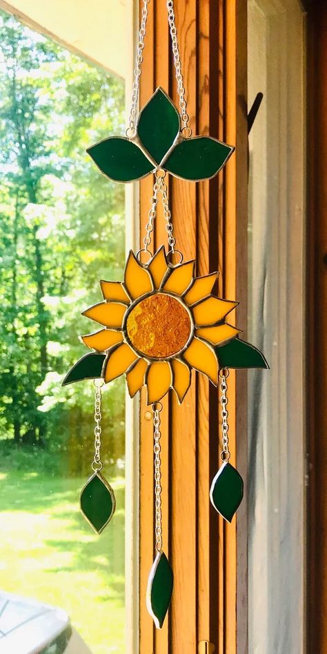 Tiffany Vitray, L'art Du Vitrail, Stained Glass Patterns Free, Glass Window Art, Glass Wind Chimes, Stained Glass Decor, Stained Glass Ornaments, Stained Glass Suncatchers, Stained Glass Christmas