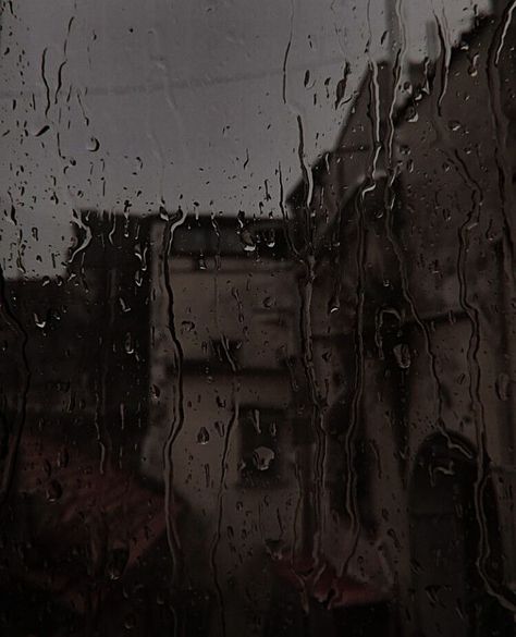 Viktorcore Aesthetic, Dark Rain Aesthetic Wallpaper, Dark Rain Wallpaper, Dark Academia Pics, Rain Dark Aesthetic, Fall Rain Aesthetic, Dark Paradise Aesthetic, Rain Aesthetic Dark, Dark Academia Life