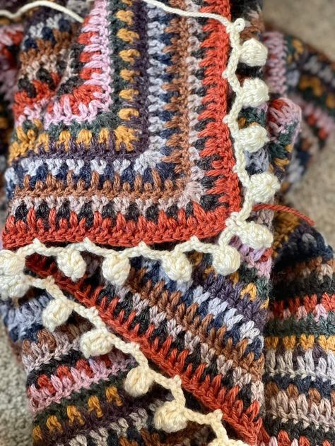 Patch Blanket Crochet, Earthy Crochet Blanket, Crochet Blanket One Color, Scrap Crochet Blanket, Granny Square Color Combinations, Earthy Crochet, Scrap Crochet, Scrap Yarn Crochet, Granny Square Crochet Patterns Free