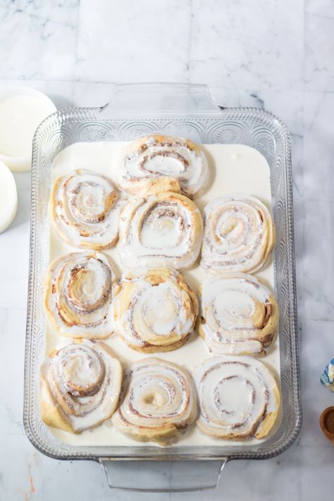 Tiktok Pumpkin Cinnamon Rolls, Cinnamonster Cinnamon Rolls Recipe, Ooie Gooie Cinnamon Rolls, Crazy Good Cinnamon Rolls, Cinnamon Roll Dough Ideas, Viral Tic Tok Cinnamon Rolls, Cinnamon Rolls With Milk In Pan, Cinnabon Style Cinnamon Rolls, Viral Ticktock Cinnamon Rolls