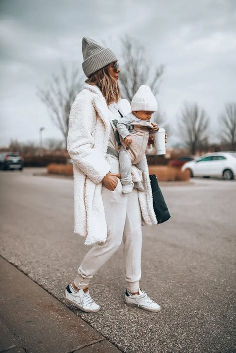 My Daily "Momiform" - Cella Jane Cella Jane, Mommy Outfits, Breastfeeding Clothes, Mum Fashion, Winter Maternity, Baby Necessities, Mommy Baby, Mama Style, Mommy Style