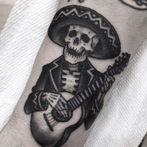 Mariachi Tattoo, Mexican Tattoo, Tattoo Design Drawings, Old School Tattoo, Blackwork Tattoo, Blackwork, Skull Tattoo, Tatting, Old School