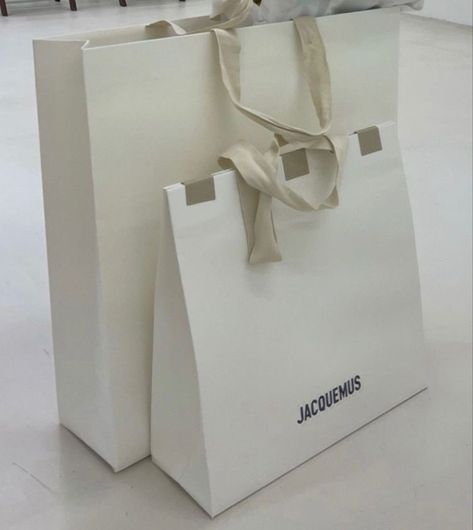 Paper Bag Design, Jacquemus Bag, Clothing Packaging, Engagement Ring Ideas, Earrings Ideas, Ring Fashion, Brown Bags, Bag Packaging, Packaging Design Inspiration