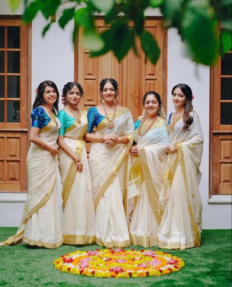 Blouse For Banarasi Saree, Kerala Pictures, Ishaani Krishna, Ahaana Krishna, Kerala Dress, Onam Dress, Indian Wedding Bridesmaids, Wedding Matching Outfits, Pookalam Design