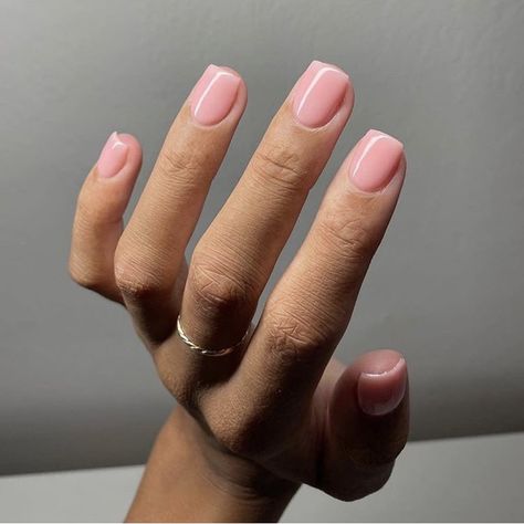 Pink Shellac Nails, Beautiful Natural Nails, Minimalist Manicure, Italy Nails, Builder In A Bottle, Productive Moms, Natural Nails Manicure, Overlay Nails, Ombre Acrylic Nails