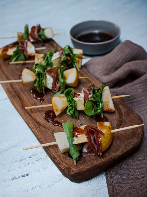 PEAR AND BRIE SKEWERS Pear Brie Arugula Skewers, Pear And Brie Skewers, Brie And Fruit Skewers, Party Appetizers On A Stick, Pear Bruschetta Appetizers, Pear Charcuterie Board, Pear Cheese Appetizer, Pear And Brie Salad Skewers, Pear Hors D’oeuvres