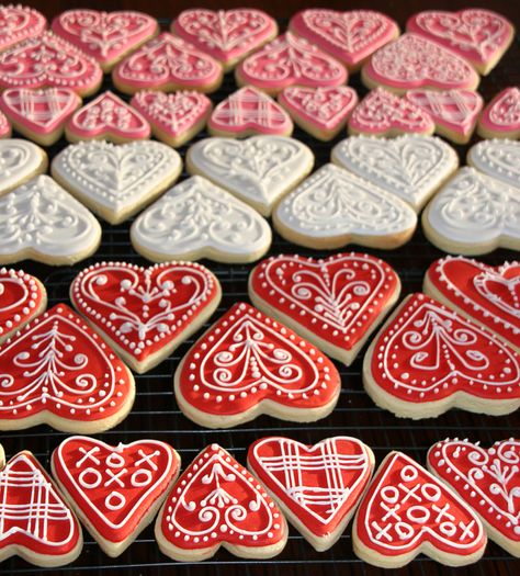 This year I made my Valentine Heart Cookies from gingerbread. I did this as I will be selling them at Pottsville Beach Markets on Sunday 5th February 2012 and the biscuits will have to keep for a c… Boyfriend Cookies, Iced Gingerbread, Valentines Day Sugar Cookies, Valentine Cookies Decorated, Heart Sugar Cookie, Patisserie Fine, Valentine Sugar Cookies, Boyfriend Boyfriend, Valentines Baking