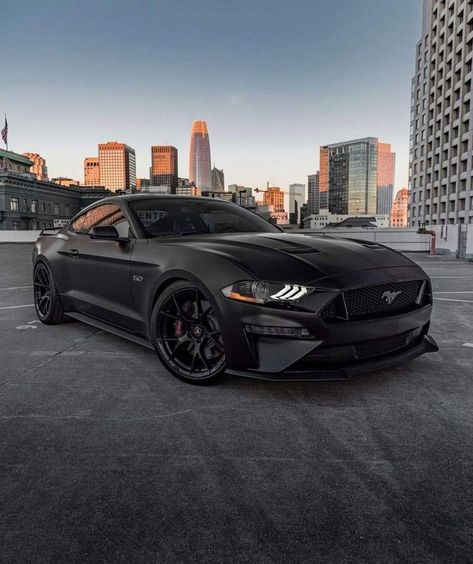 Siyah Mustang, Black Mustang Gt, Sports Cars Mustang, Ford Mustang Wallpaper, Mobil Mustang, Black Mustang, Mustang Wallpaper, New Mustang, Aesthetic Cool