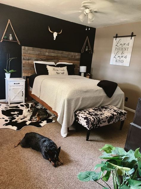 Western Room Ideas, Cowgirl Bedroom, Western Bedrooms, Cowgirl Room, Western Room, Country Bedroom Decor, Western Rooms, Western Bedroom Decor, Western Bedroom