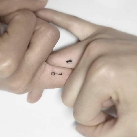 30 Beautiful Matching Tattoo Designs For Couples - The XO Factor Pinky Tattoo, Parejas Aesthetic, Married Couple Tattoos, Wörter Tattoos, Orca Tattoo, Cute Tattoos On Wrist, Tattoo Placements, Cool Wrist Tattoos, Hamsa Tattoo