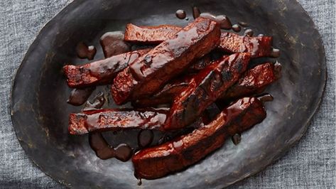 21 Vegan Ribs Recipes So Good You Won't Believe It Seitan Ribs, Jackfruit Ribs, Bbq Seitan, Ribs Sauce, Bbq Vegan, Vegan Ribs, Homemade Seitan, Easy Ribs, Vegan Meat Recipe