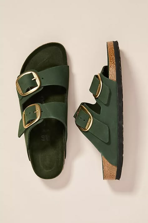 American Wardrobe, Laidback Aesthetic, Birkenstock Arizona Big Buckle, Arizona Big Buckle, Look Boho Chic, Pretty Sandals, Birkenstock Sandals Arizona, Skandinavian Fashion, Casual Footwear