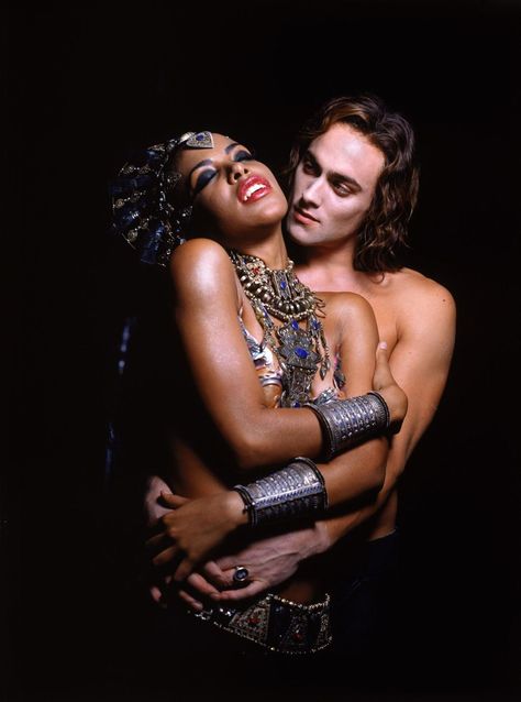 Queen of the Damned - Aaliyah and Stuart Townsend. Stuart Townsend, Queen Of The Damned, Film Trailer, Vampire Movies, The Vampire Chronicles, Christian Slater, Vampire Love, Vampire Chronicles, Aaliyah Haughton