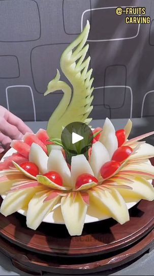 Fruit Carving Watermelon, Watermelon Carving Ideas, Swan Watermelon Carving, Food Carving Fruits And Vegetables, Carving Fruits And Vegetables, Luau Watermelon Carving, Fruits Carving, Vegetable Design Art Fruit Carvings, Decorating Food