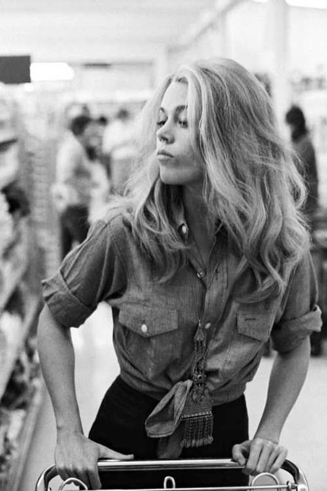 Jane Fonda, 1969. S) Style Icons Women, Jennie Garth, Julie Newmar, Cat Women, Jane Seymour, Voluminous Hair, Catherine Deneuve, Studio 54, Jane Fonda